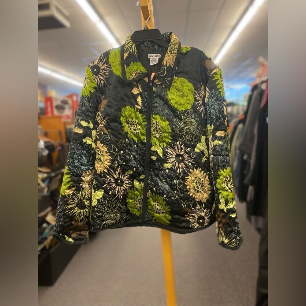 🛍️ Shelly & Arnold medium black/multicolor zip jacket